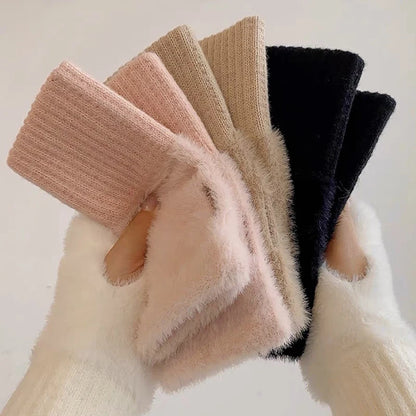 [SP24 Collection] Plush Gloves